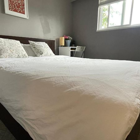 Private Room With Queen Bed In Richmond 202 Екстериор снимка