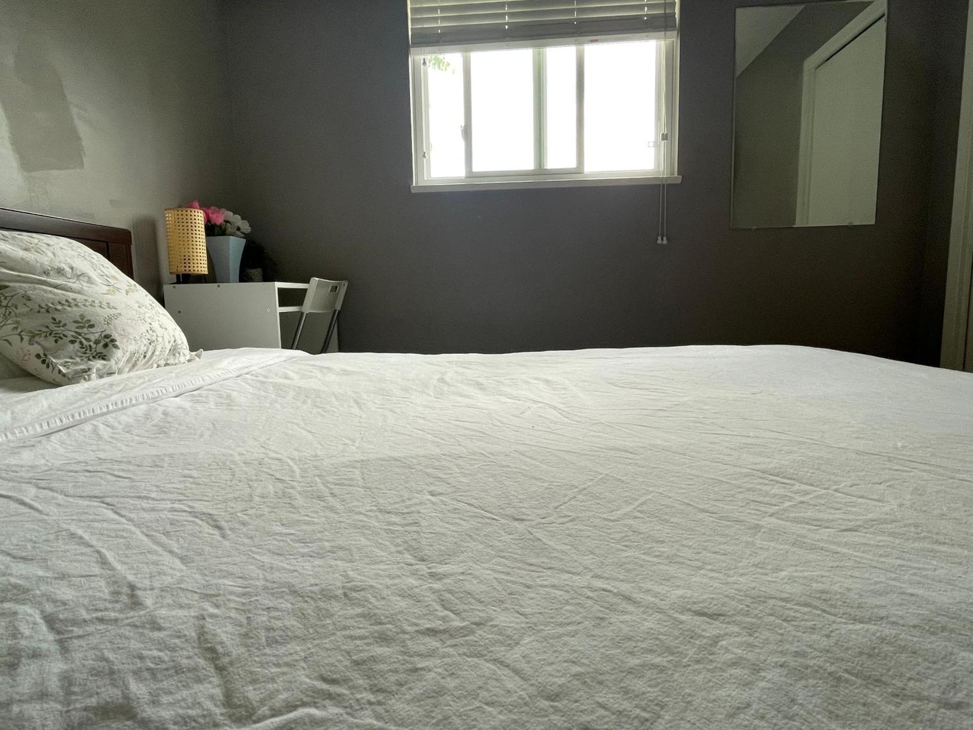 Private Room With Queen Bed In Richmond 202 Екстериор снимка
